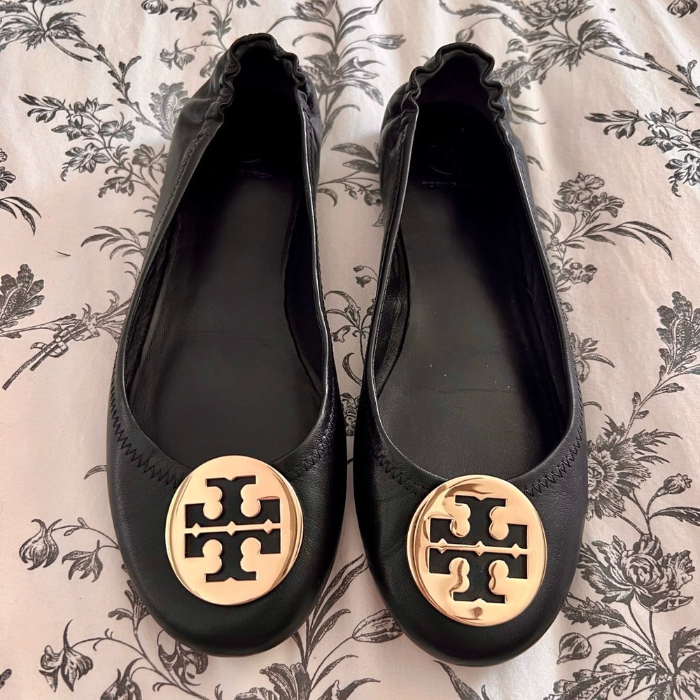Like New Tory Burch Minnie Black Flats, Size 8